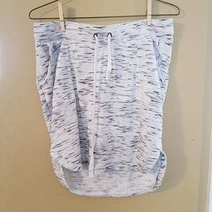 Maternity skirt with pockets